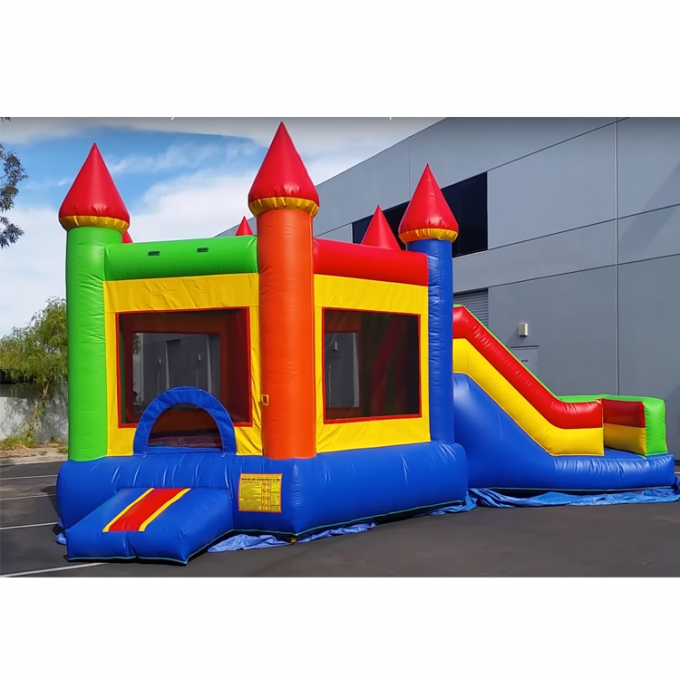 El castillo de salto inflable profesional explota las casas para las fiestas de cumpleaños